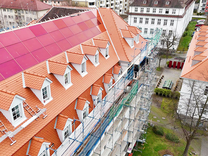 Dachsanierung der Jägerkaserne Konstanz mit Solrif®-Indach-Photovoltaiksystem – Denkmalsanierung verbindet Denkmalschutz, Restaurierung und moderne Solarenergie.
