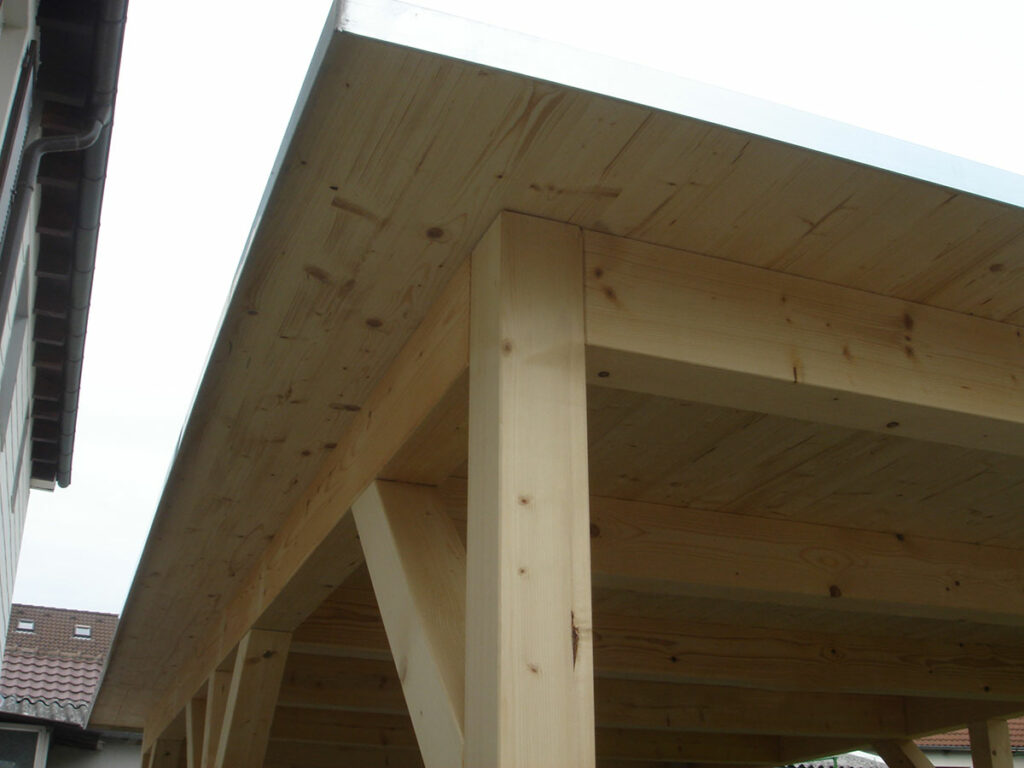 Carport aus Massivholz mit Flachdach in Villingen