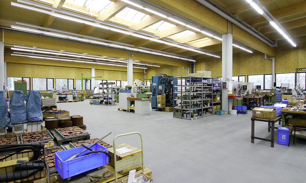 Schlenker Werkzeugbau - Produktionshalle mit Verwaltung_Industrie-Gewerbebau