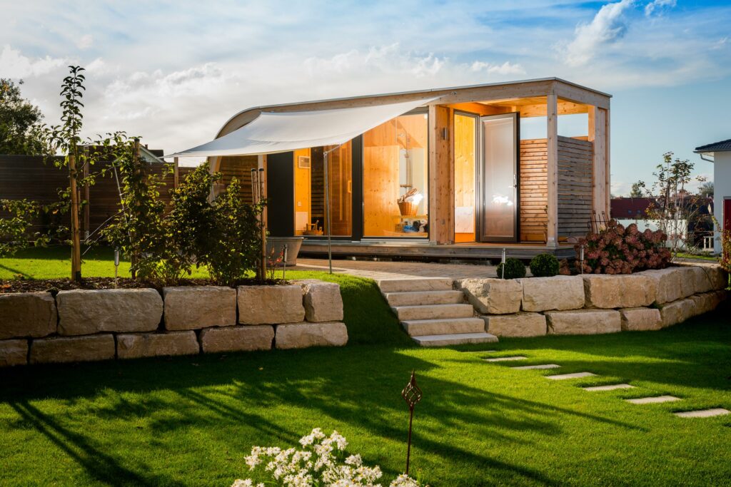 Design-Gartenhaus mit luxuriöser Wellness Ausstattung