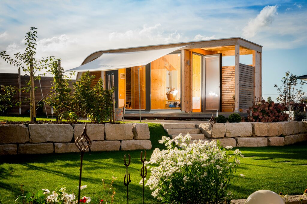 Design-Gartenhaus mit luxuriöser Wellness Ausstattung