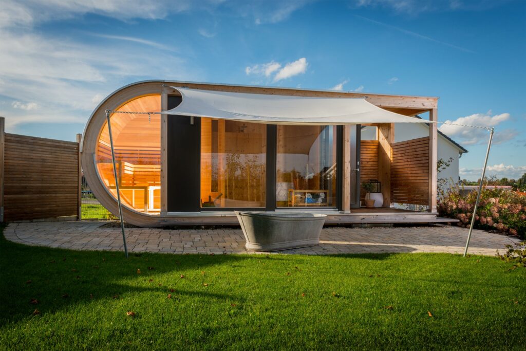 Design-Gartenhaus mit luxuriöser Wellness Ausstattung