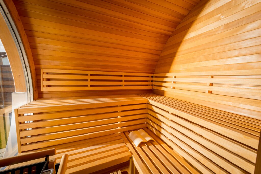 Design-Gartenhaus mit luxuriöser Wellness Ausstattung