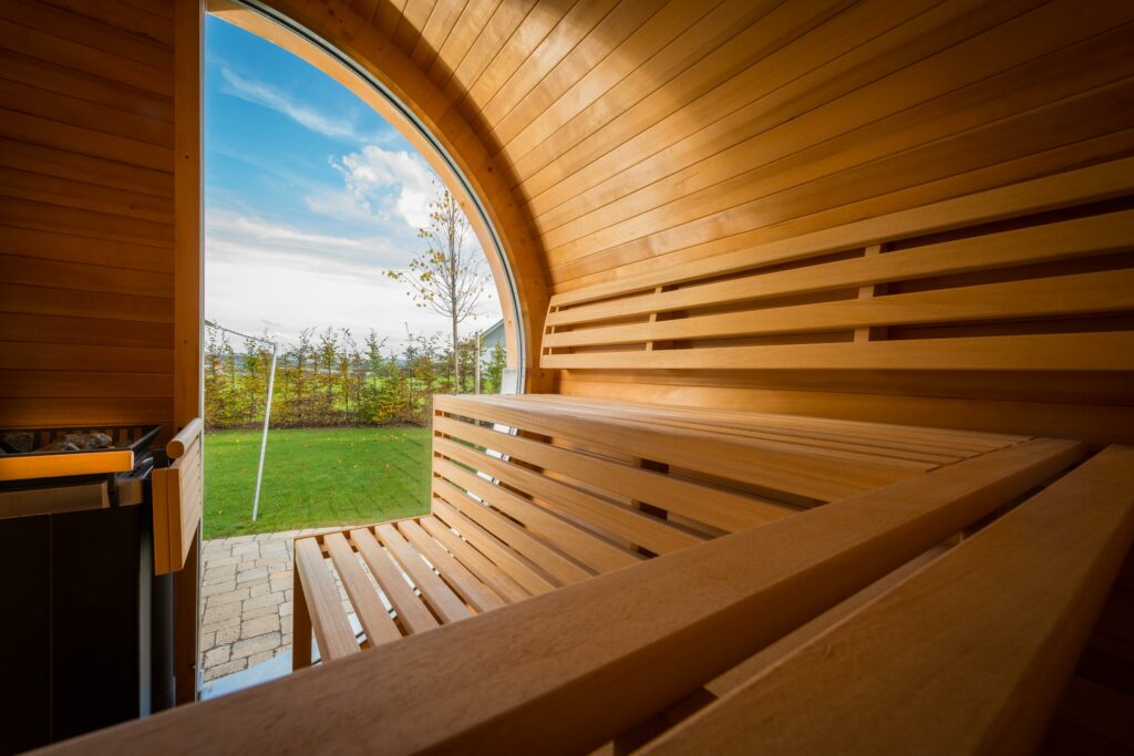 Design-Gartenhaus mit luxuriöser Wellness Ausstattung