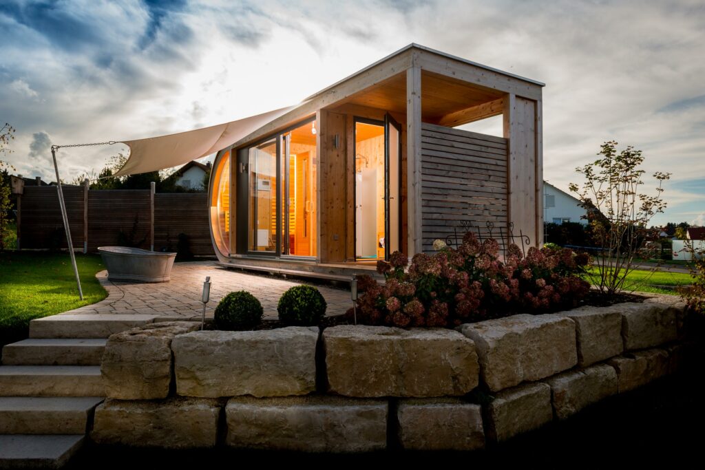 Design-Gartenhaus mit luxuriöser Wellness Ausstattung