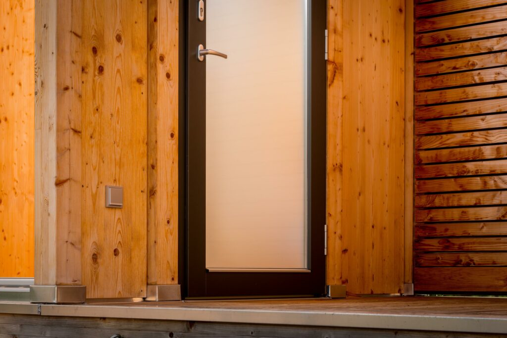 Design-Gartenhaus mit luxuriöser Wellness Ausstattung